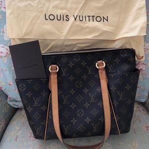 Louis Vuitton totally pm monogram